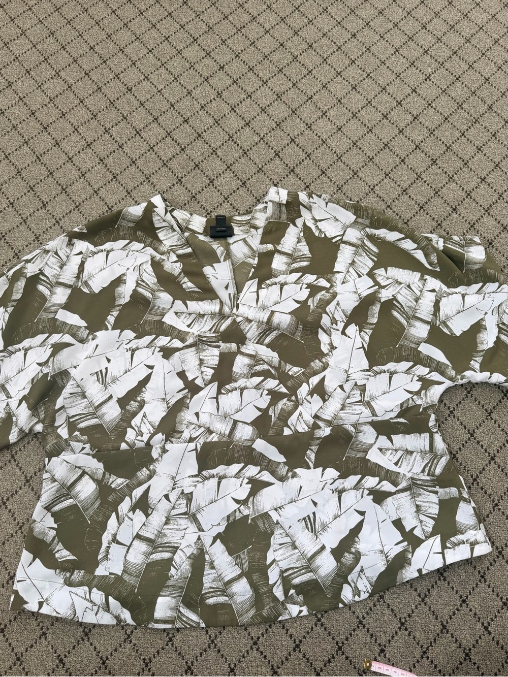 Worthington Petite XXL Green & White Leaf Blouse